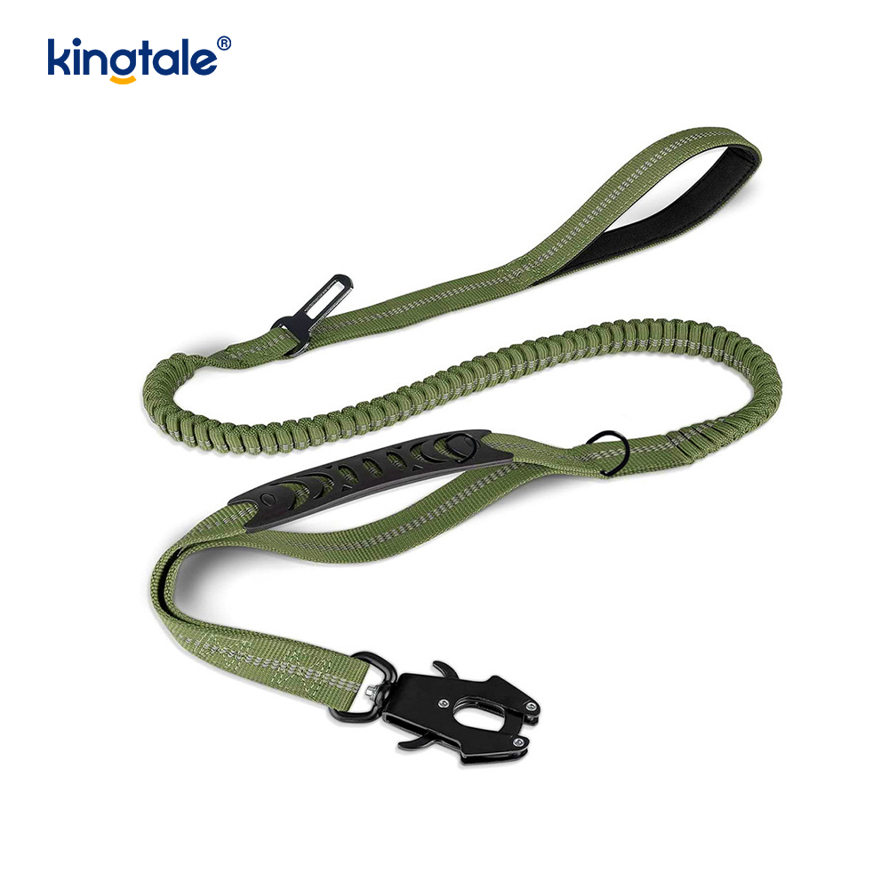 4 in 1 Heavy Duty -koiranhihna, jossa auton turvavyö ja pehmeä pehmustettu kahva